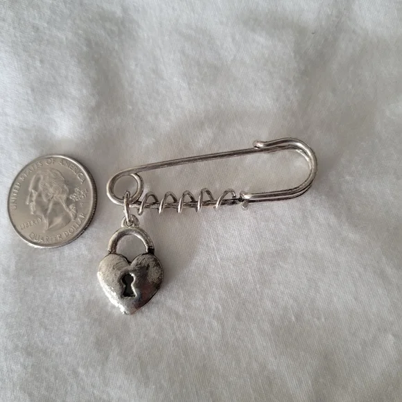 Silver Heart Locket Fashion Brooch Pin Large Safety Pin NWT - Picture 5 of 6